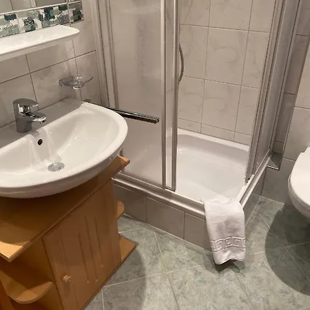 Bei Gstrein's Appartement *